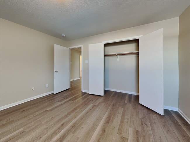Building Photo - 11814 E Galwan Cir