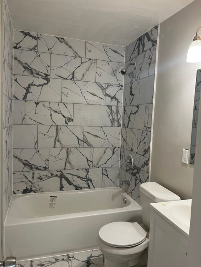 Building Photo - 1302 Parker St