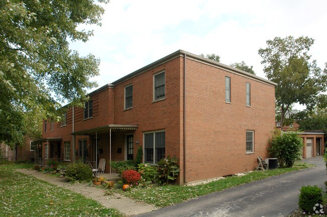 Primary Photo - 2010-2016 Northwest Blvd