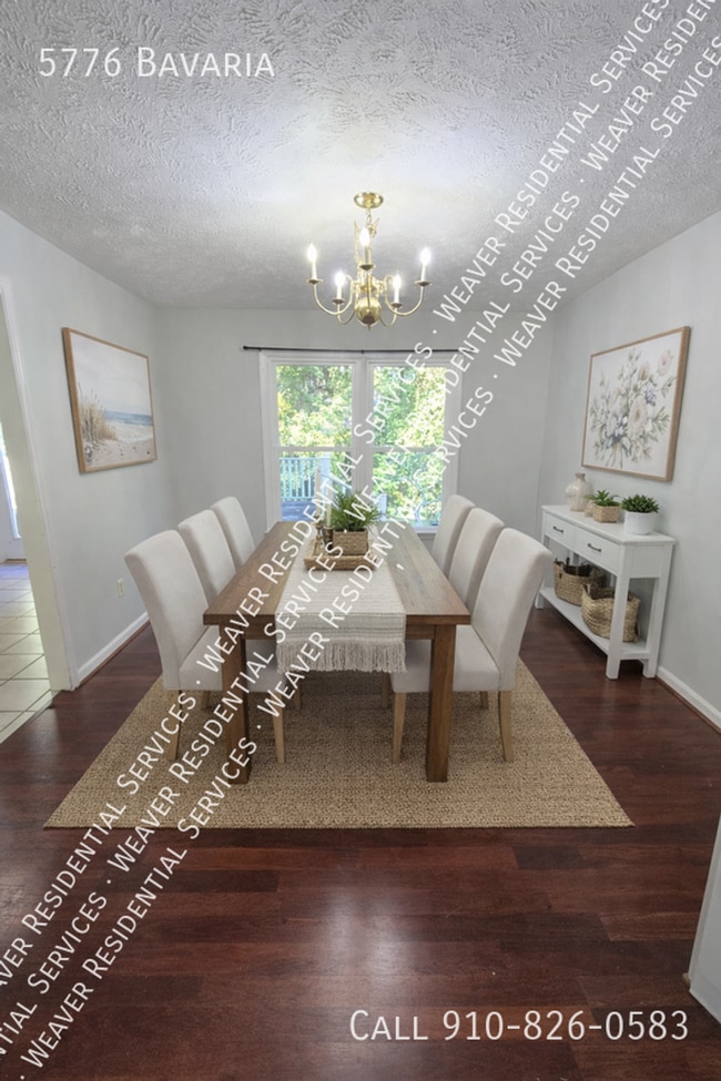 Building Photo - Cute Two Story in Fayetteville!