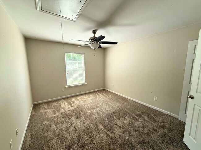 Building Photo - 209 Gibby Ln