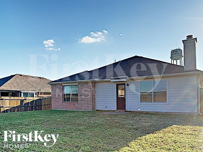 Building Photo - 1600 Shady Shores Dr