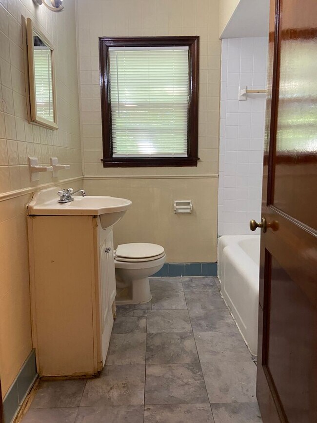 **AVAILABLE NOW**Near Ft. Benning/Columbus... 482 Mellon St Columbus