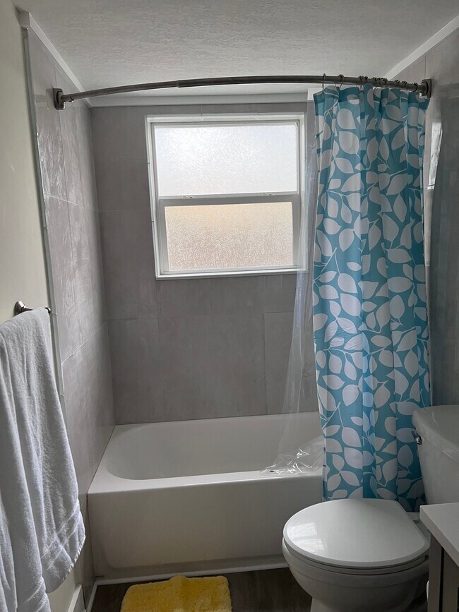 Building Photo - 208 A St