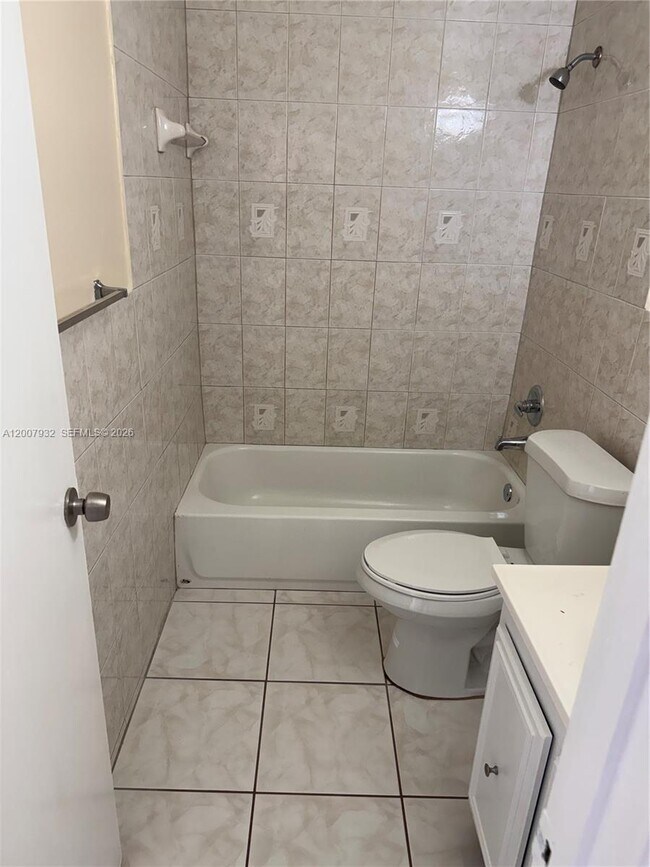 Building Photo - 5841 Blueberry Ct