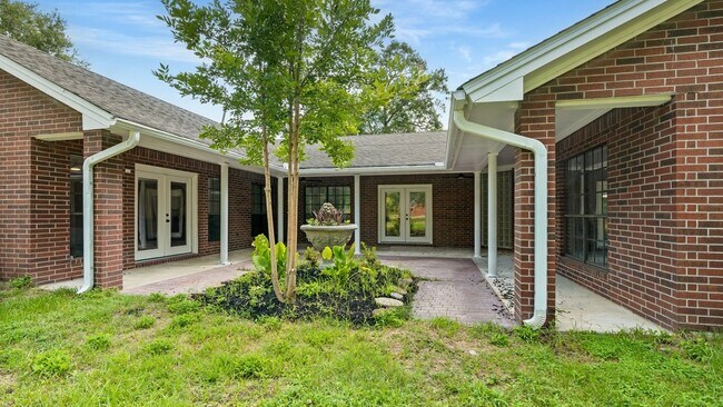 Building Photo - 10 Autumn Oaks Dr