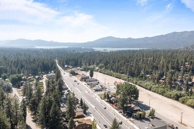 Building Photo - 42638 Moonridge Rd