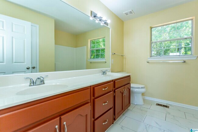 Building Photo - 713 Jason Cir