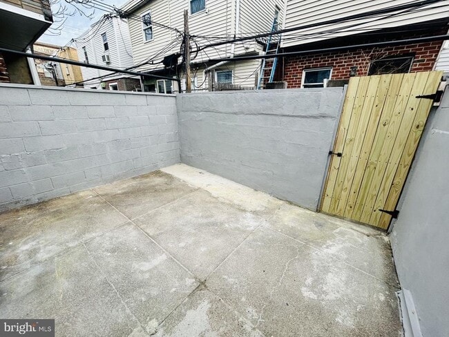 Building Photo - 2013 S Bouvier St