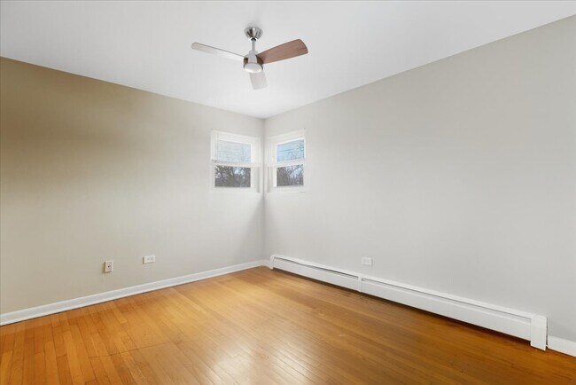 Building Photo - 337 Custer Ave