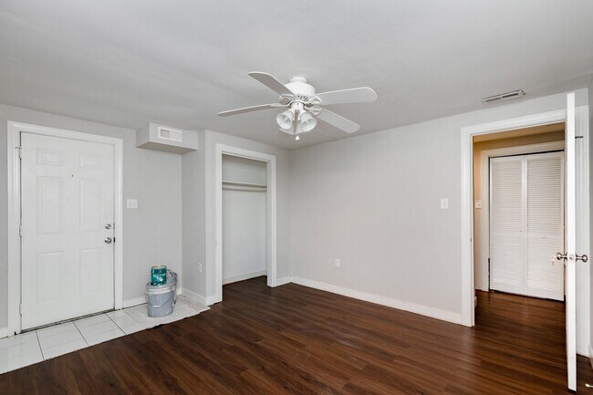 Building Photo - 706 Catherine St