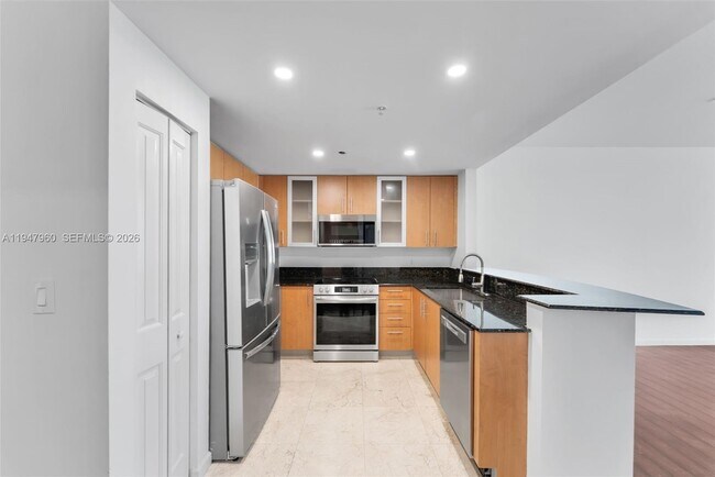 Building Photo - 7914 Harbor Island Dr