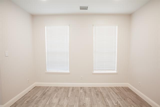 Building Photo - 9900 Presthope Dr