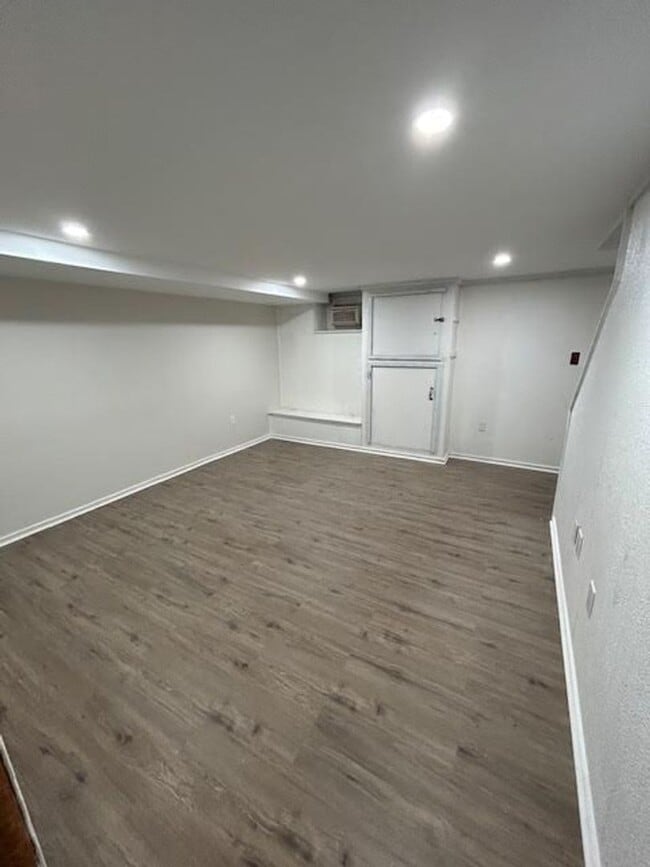 Building Photo - Renovated 2bed 2bath in Middle River