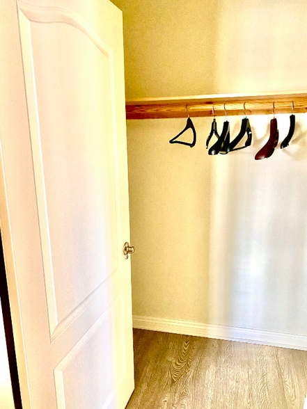 Building Photo - 445 S Central Ave