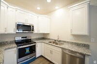 Building Photo - 1561 110 W