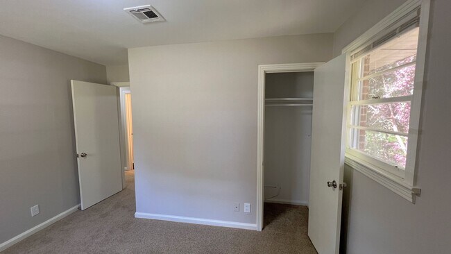 Building Photo - 3-Bedroom with so much to offer !