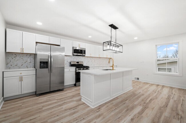 Building Photo - Gorgeous 3 bedroom home in Verona available now!