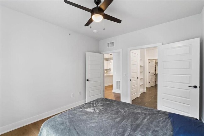 Building Photo - 3101 Govalle Ave