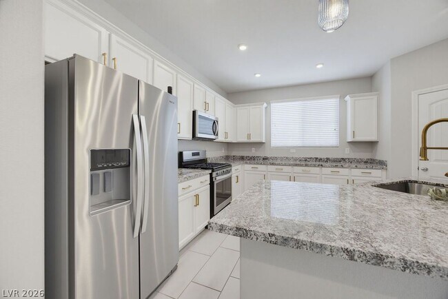 Building Photo - 10661 Sariah Skye Ave