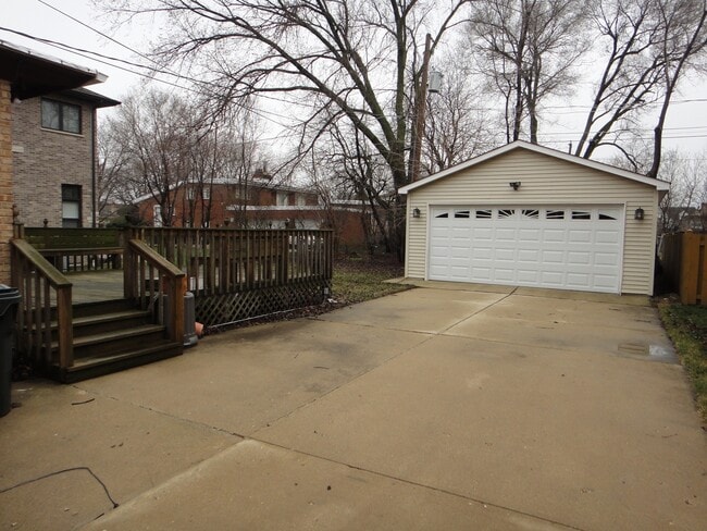 Building Photo - 7314 E Prairie Rd