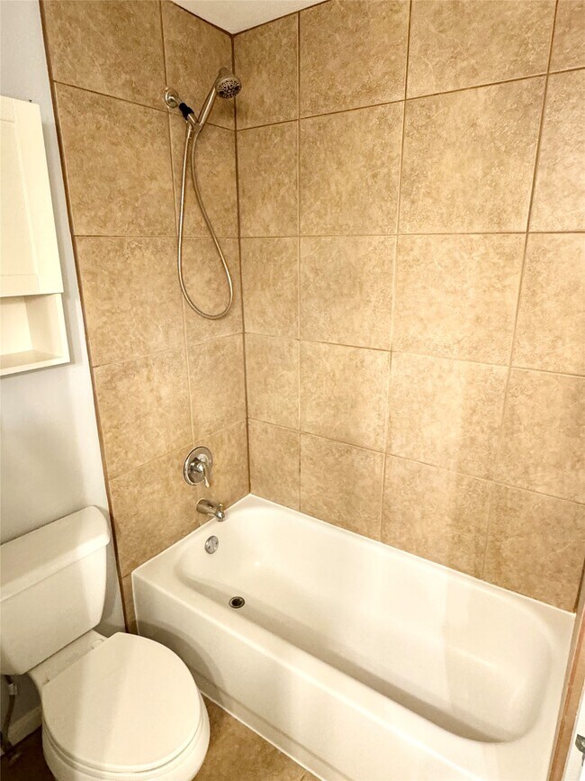 Building Photo - 700 Thicket Ln
