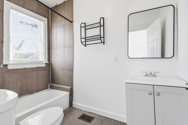 Building Photo - 550 Mt Vernon St