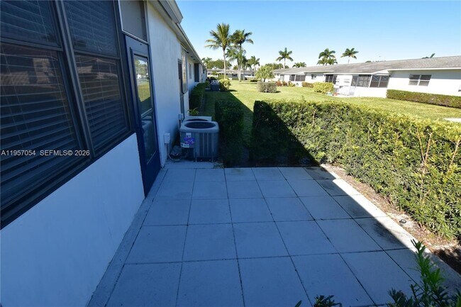 Building Photo - 2750 Emory Dr W