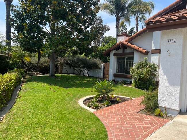 Building Photo - 1302 Cadena