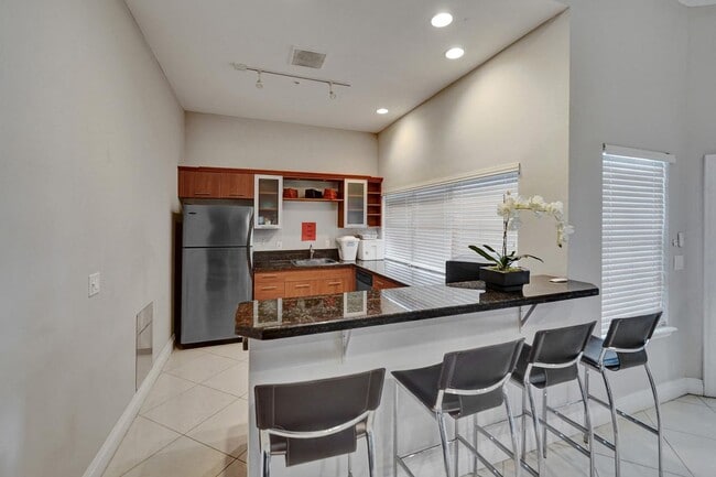 Building Photo - 12650 Vista Isles Dr
