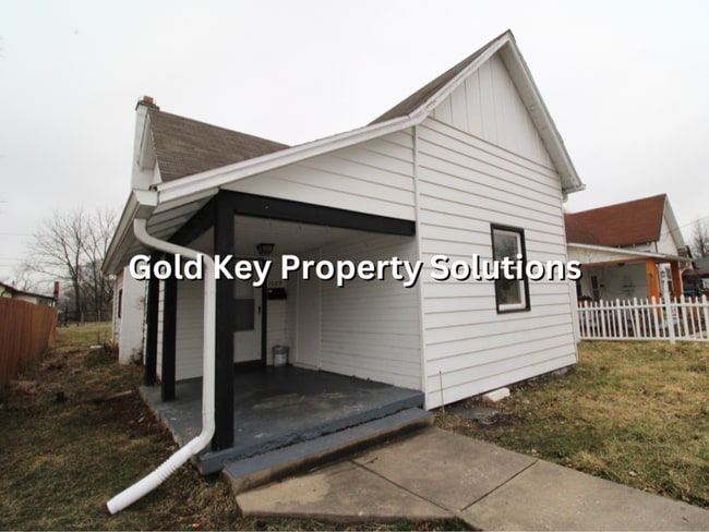 Building Photo - 3 BR 1 BA House with Back Deck and TWO Bonus Rooms! NO CATS (NO SECTION 8)