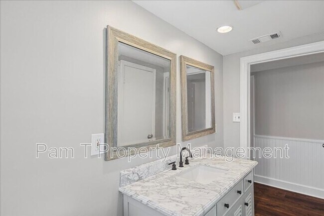 Building Photo - 2022 Ridgewood Ave