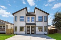 Building Photo - 5523 Haight St