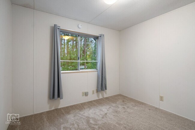 Building Photo - Waterfront 2-Bedroom Home with Scenic Views