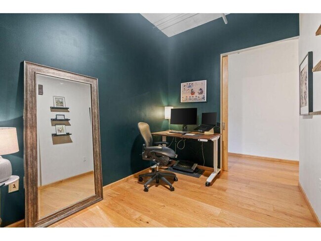 Building Photo - 748 N 3rd St