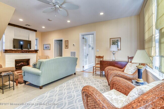 Building Photo - 14 New York Ave