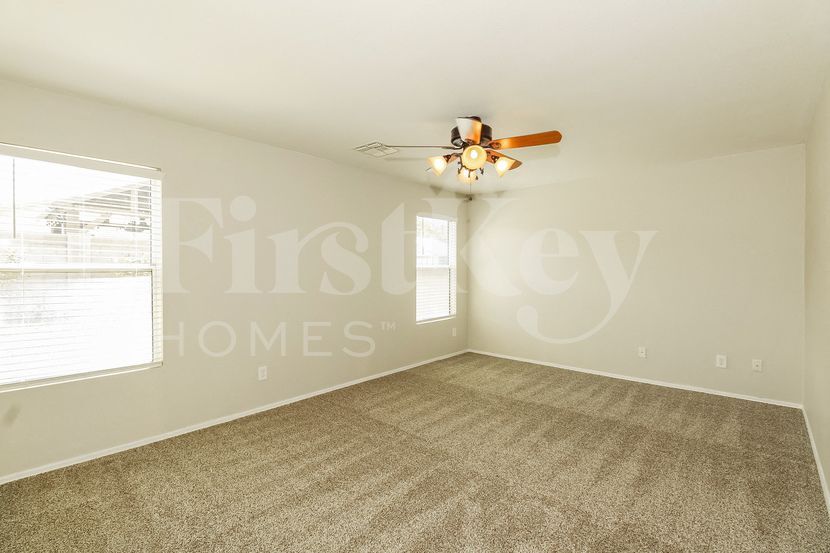 Building Photo - 5878 E Cedarbird Dr