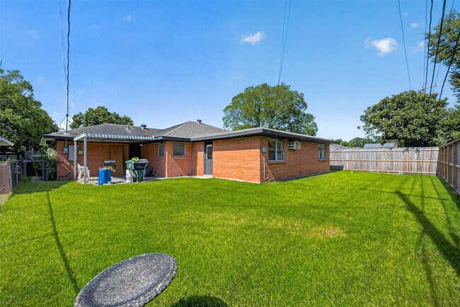 Building Photo - 6131 Birdwood Rd