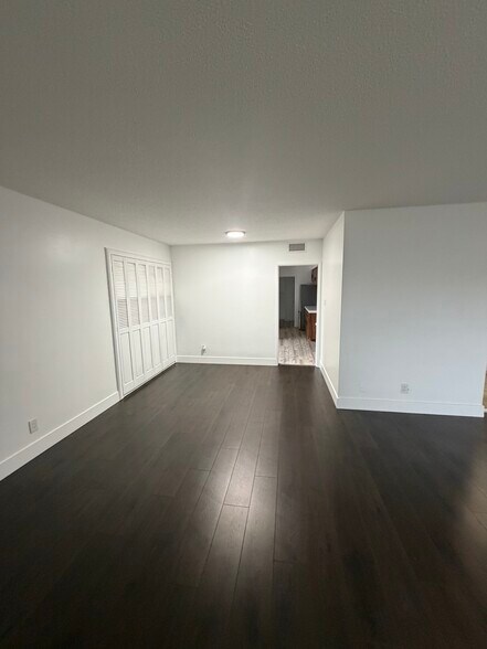 Building Photo - 3337 W 111th Pl