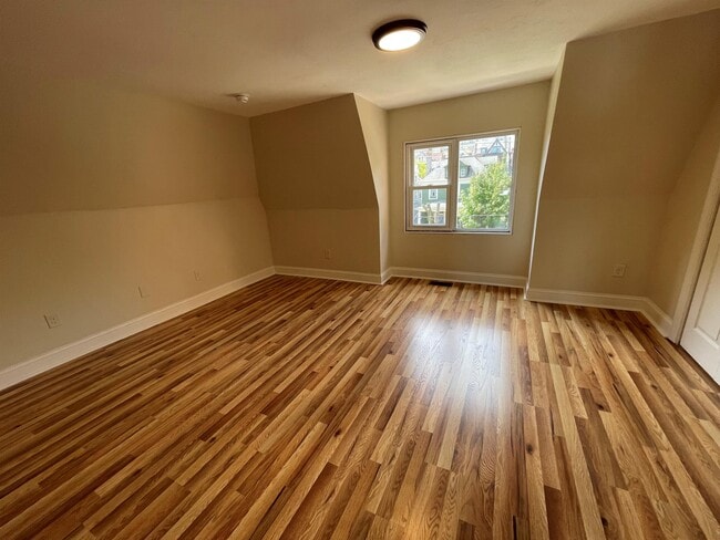 Building Photo - 350 Melwood Ave