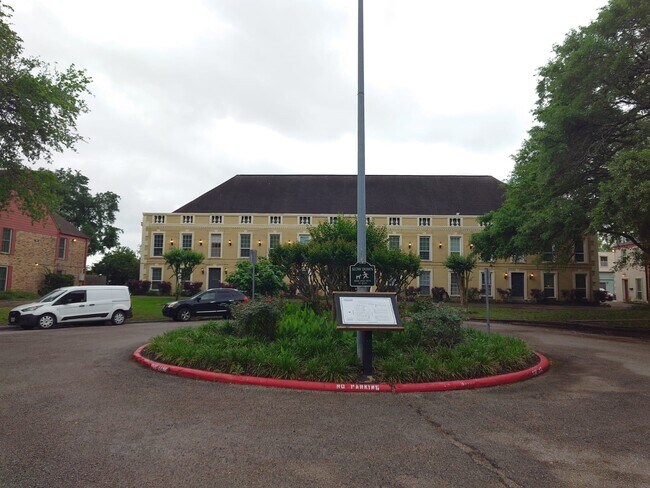 Building Photo - 5215 Arboles Dr