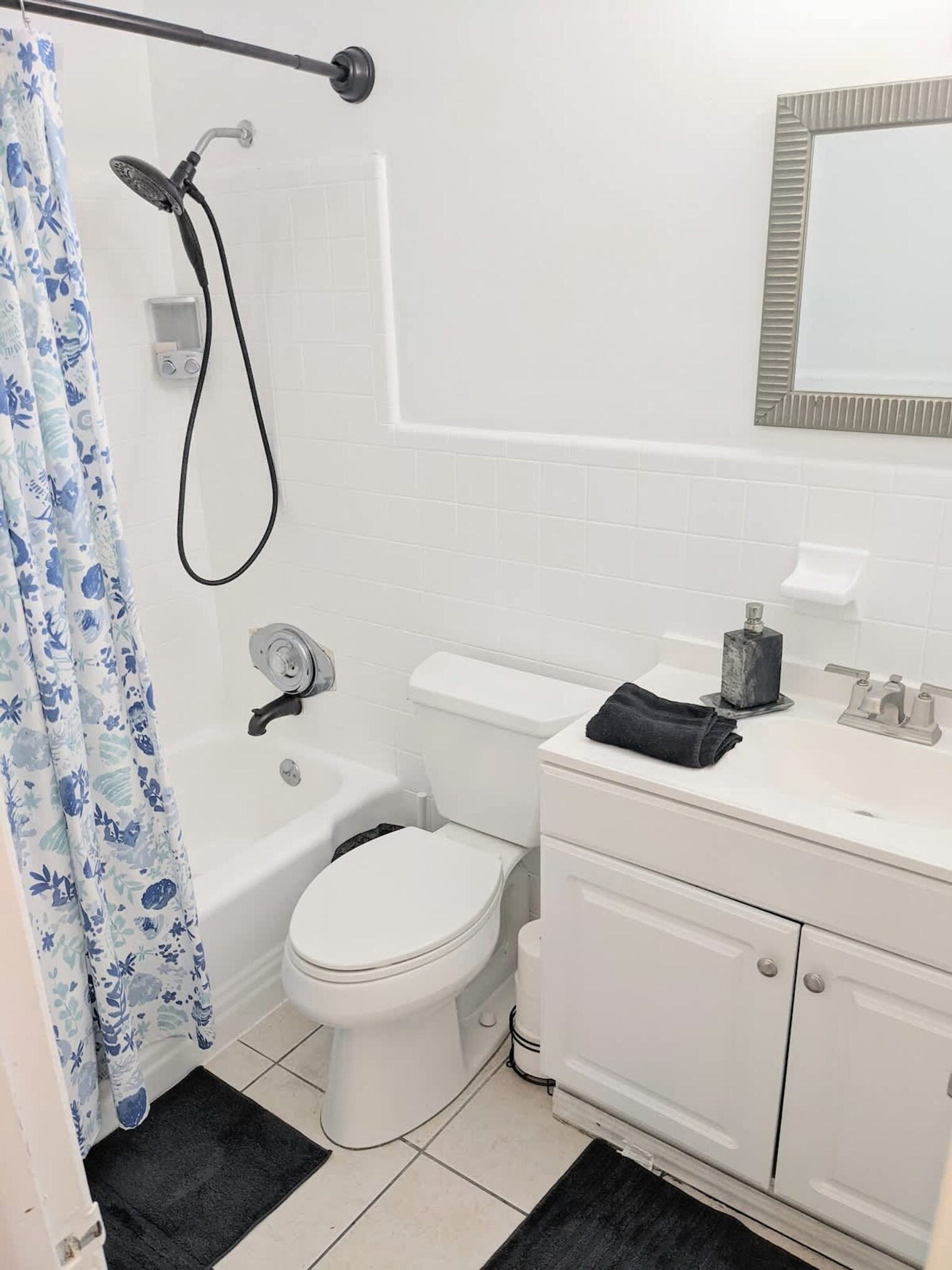 Building Photo - 2225 NE 14th Ave