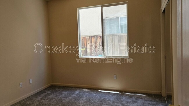 Building Photo - 2068 Eucalyptus Way