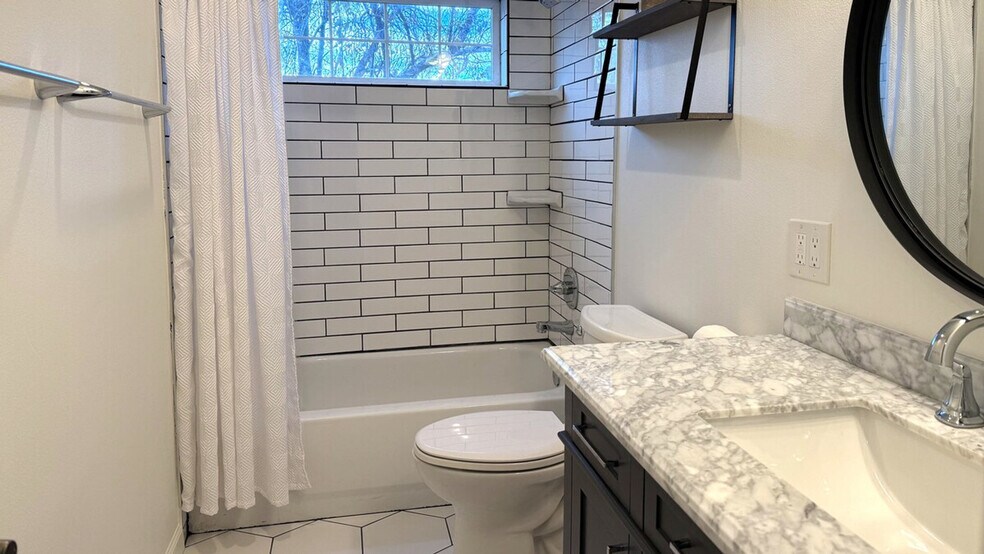 Building Photo - 5401 N Pecos St