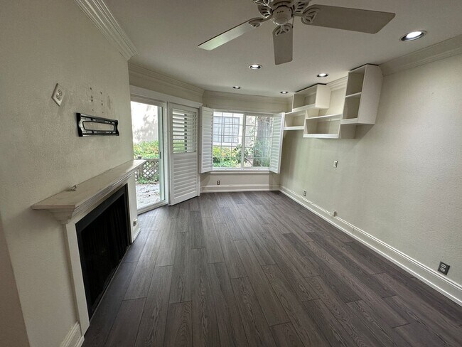 Building Photo - Morningside on the Lake Downstairs 1 Bedroom 1 Bath