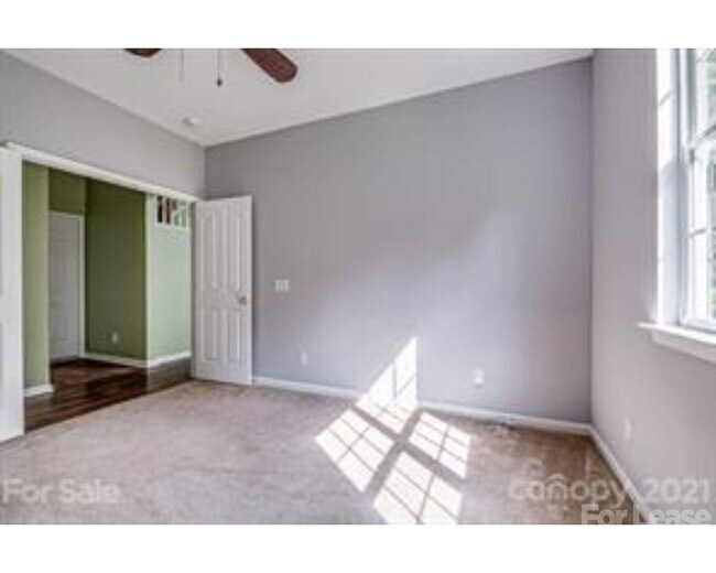 Building Photo - 1505 Niall Ln