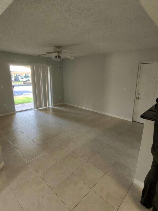 Building Photo - 5560 NW 61st St