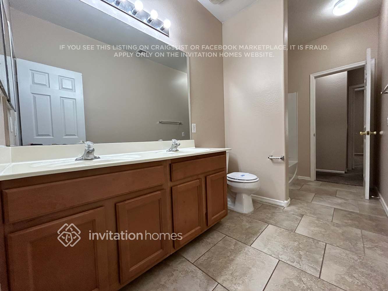 Building Photo - 6805 S 70th Dr