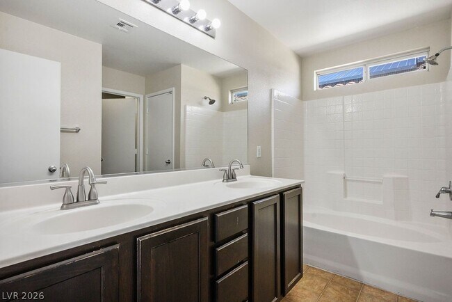 Building Photo - 1609 Ronzard Ave
