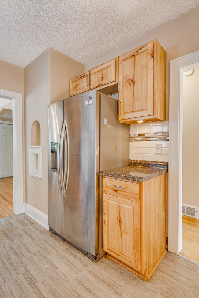 Building Photo - 700 24th Ave SE